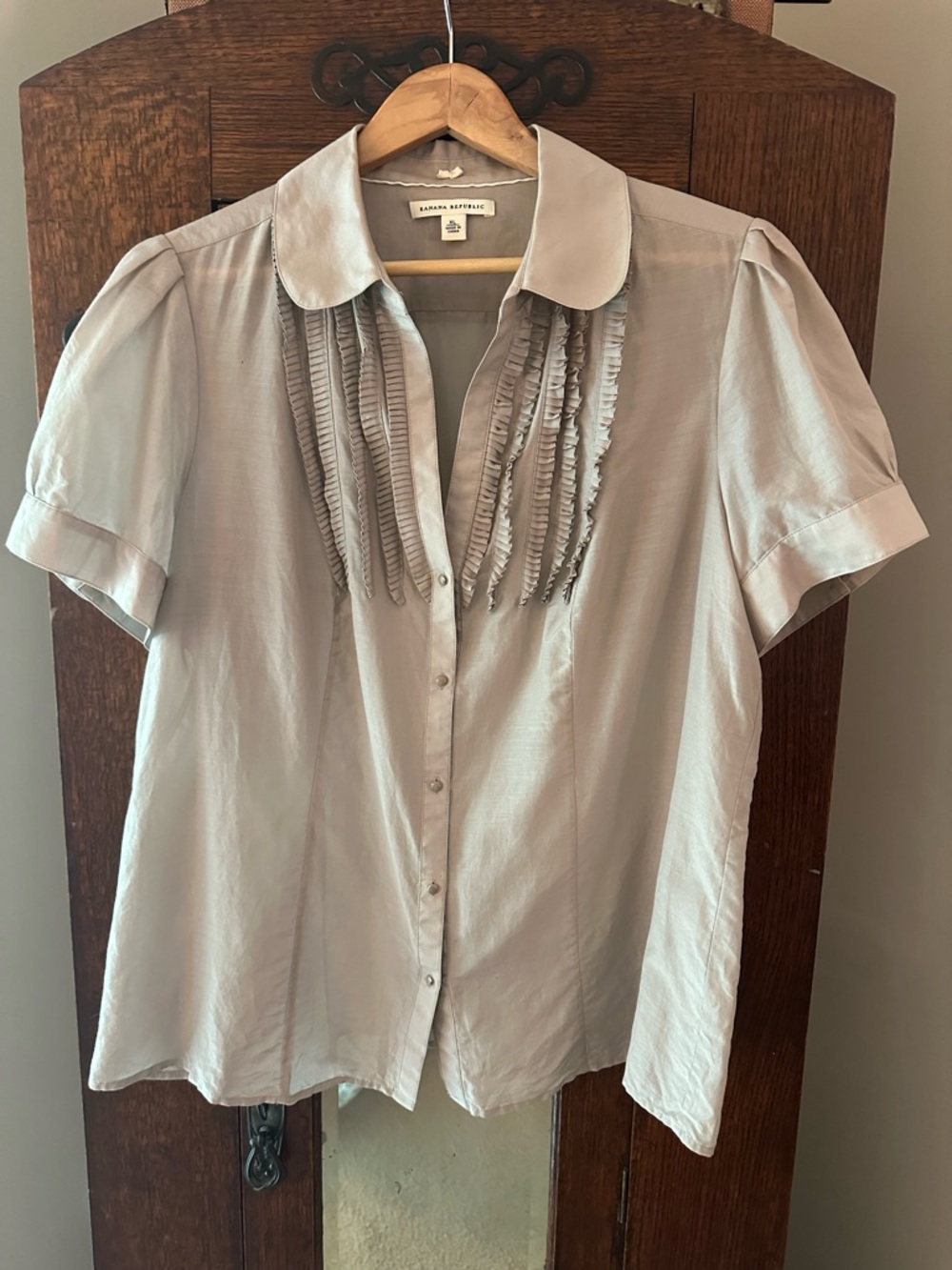 Banana Republic Taupe Ruffle-Trim Short Sleeve Cotton and Silk Blouse Size XL